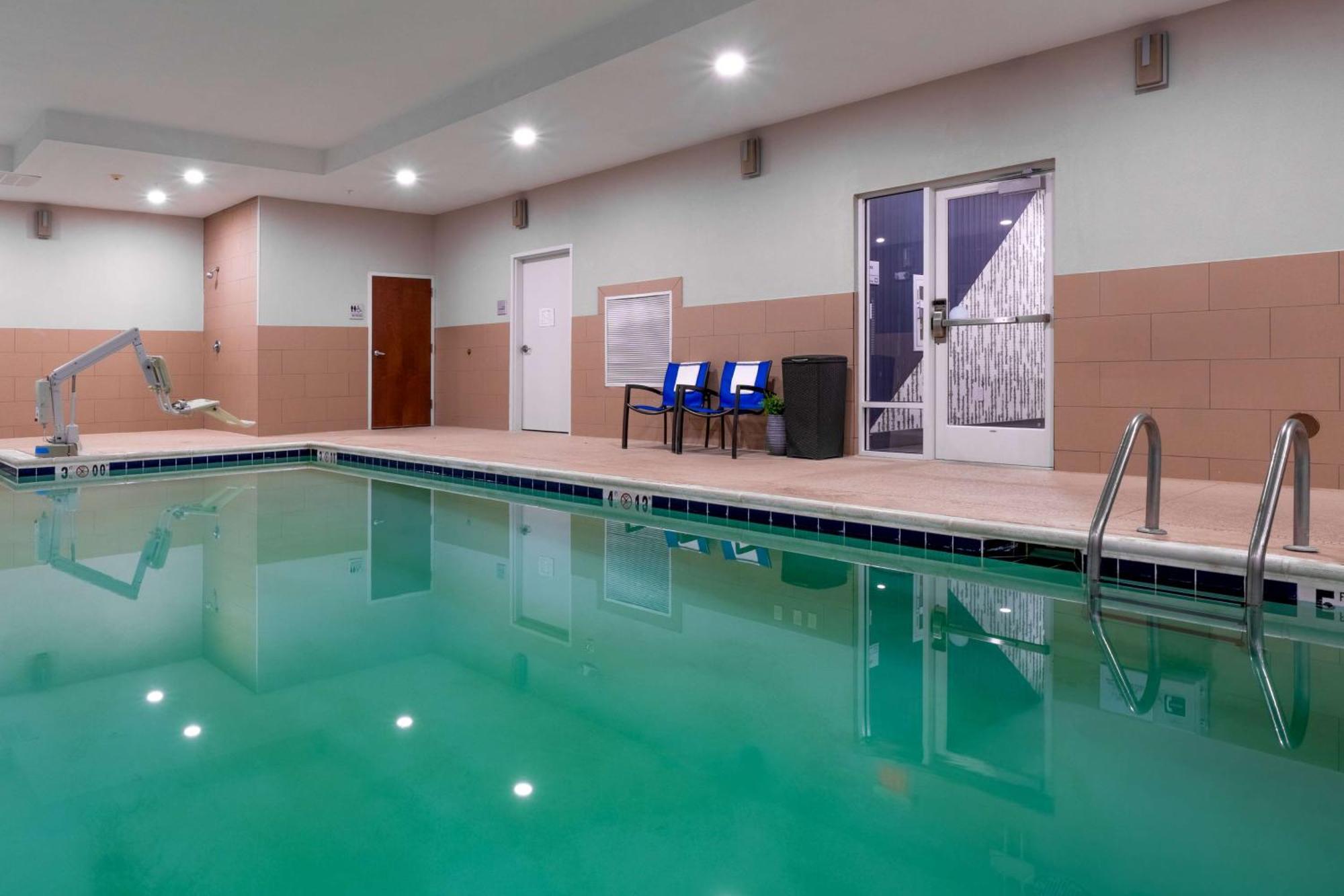 Hampton Inn Dahlgren Buitenkant foto